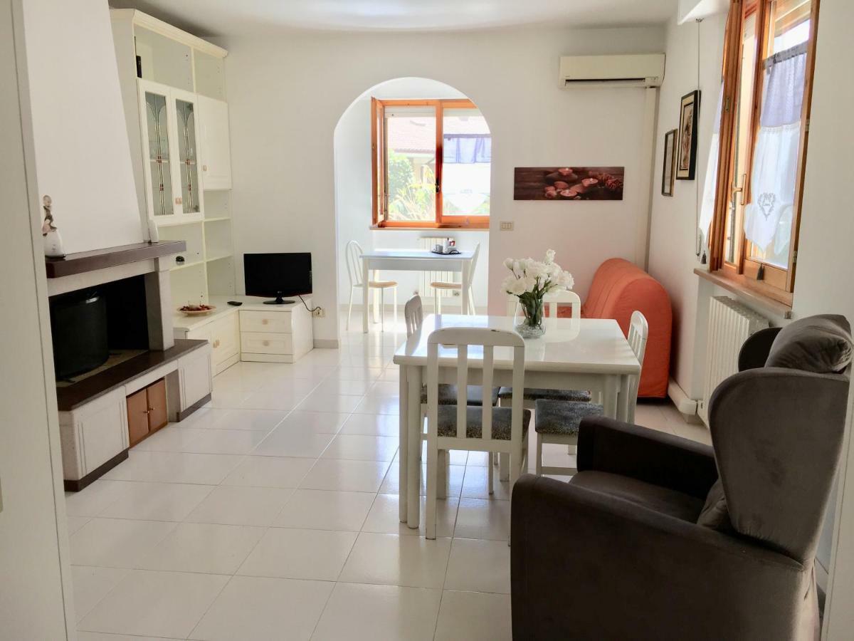 La Casa Di Lory Apartment Falconara Marittima Luaran gambar